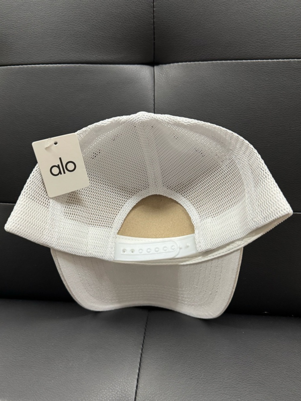 ALO Yoga Kids White Trucker Cap with Black Logo - Picture 2 of 3